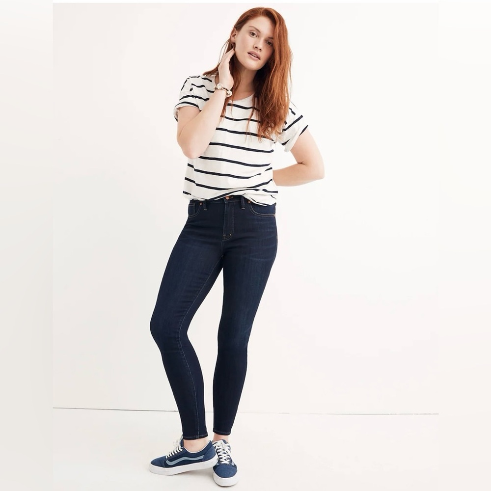 Madewell Petite 9" Mid-Rise Skinny Jeans in Larkspur Wash